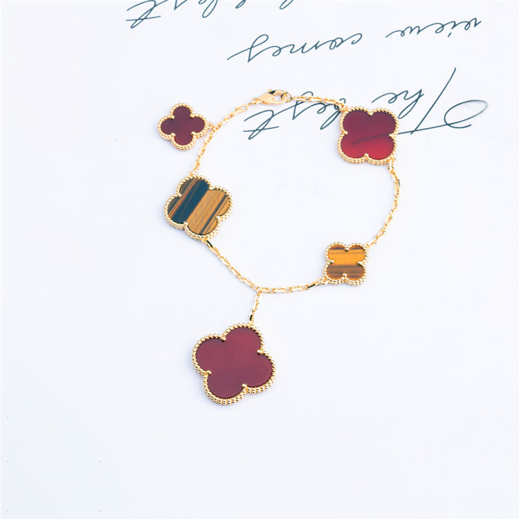 ??MIRA?¡¥CLOVER BRACELET 5 MOTIFS CARNELIAN TIGER EYE