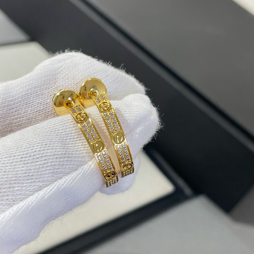 ??MIRA?¡¥LOVE DIAMOND GOLD HOOP EARRINGS