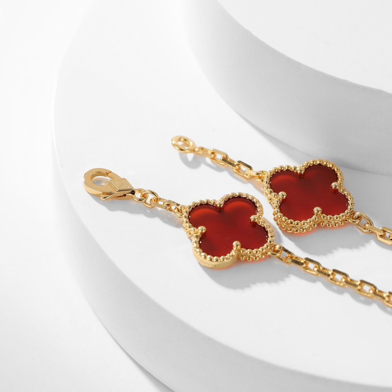 ??MIRA?¡¥CLOVER 10 MOTIFS CARNELIAN NECKLACE