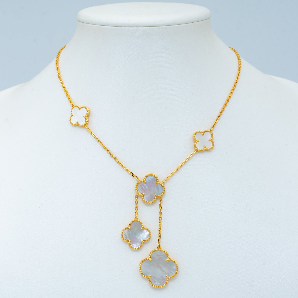 ??MIRA?¡¥CLOVER MOTHER OF PEARL NECKLACE 6 MOTIF