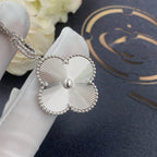 ??MIRA?¡¥CLOVER 25MM SILVER BIG CLOVER NECKLACE