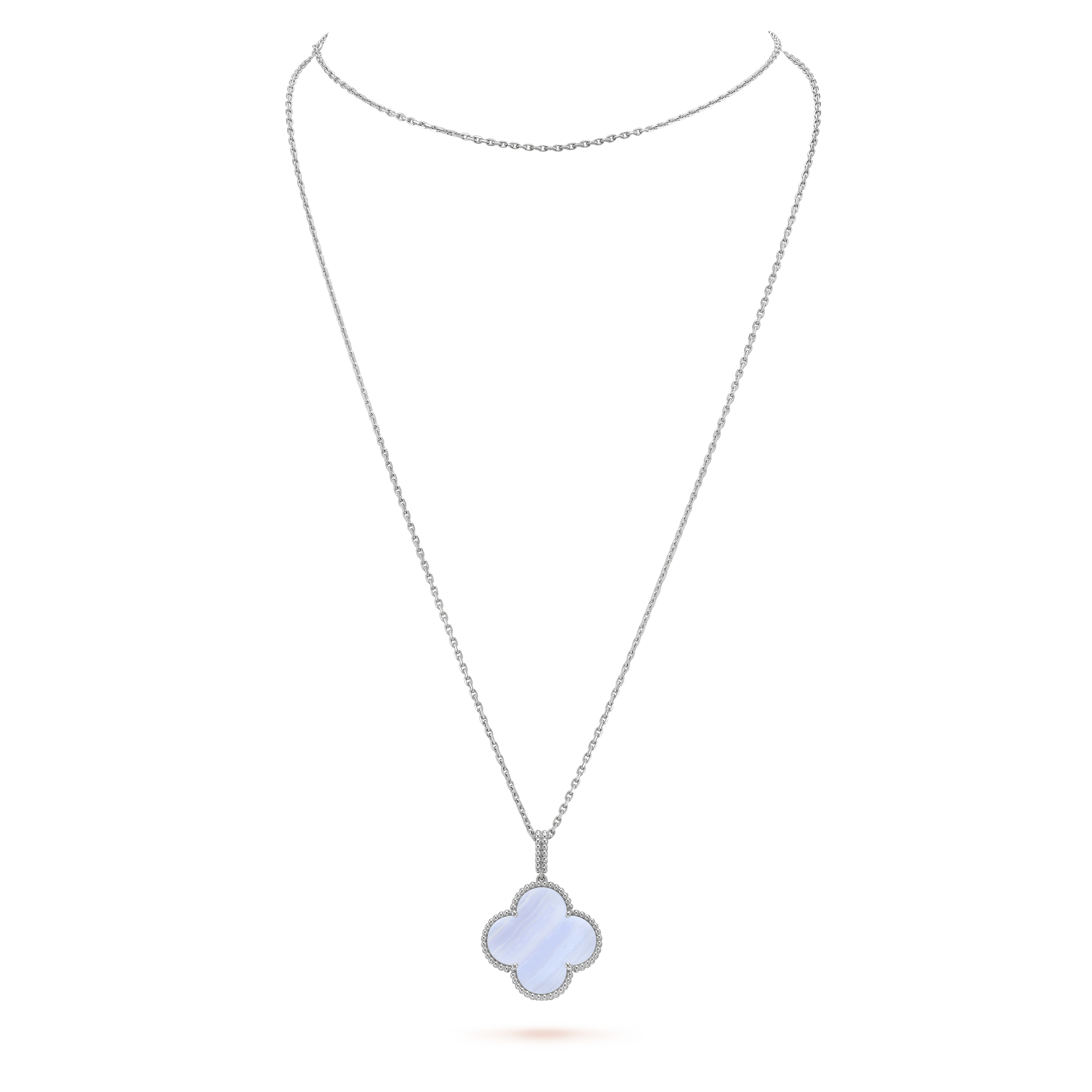 ??MIRA?¡¥CLOVER SILVER CHALCEDONY BIG CLOVER NECKLACE